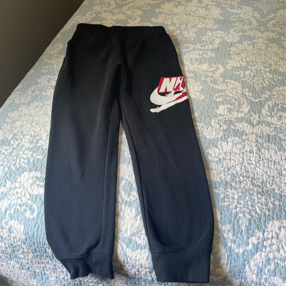 Boys Nike Jordan Sweatpants joggers - Picture 1 of 3